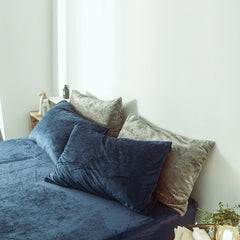 NTBAY 2 Pack Zippered Velvet Pillowcases